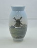 Vase mit Mhlenmotiv